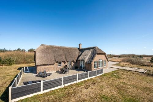 Large 16-Person Holiday Home With Pool, Hot Tub And Sauna