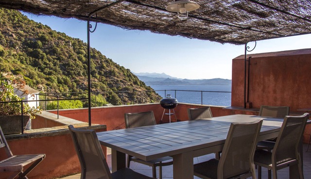 Large 16th century house located in Nonza (classified village) in the Corsican Cape