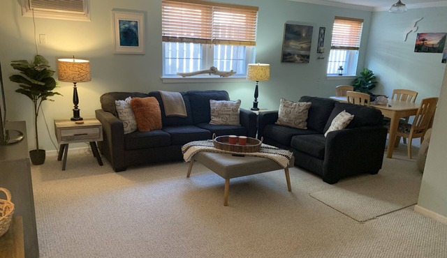 LARGE 1BR Condo in Margate - Close To Beach!