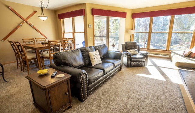 Large 1BR Condo. Steps away from shuttle, parking & pool. IndependentlynOperated
