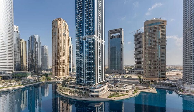 Large 1BR with Lake View in JLT - Close to Metro