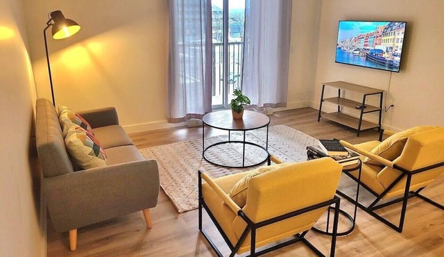 Large 2-bedroom apartment