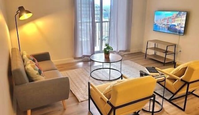 Large 2-Bedroom Apartment +