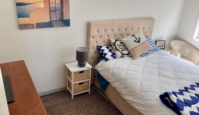 Large 2 Bedroom seperate private Apartment, pool table, laundry, close to beach