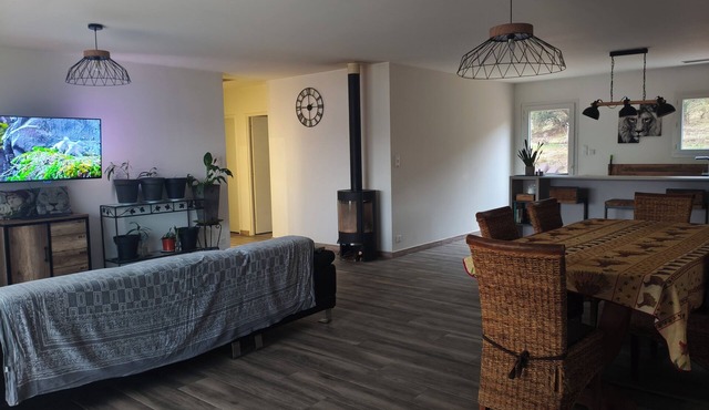 Large 2 bedroom villa with large terrace, parking, fully equipped kitchen