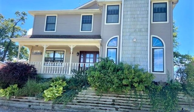 Large 2 Story Lake Home