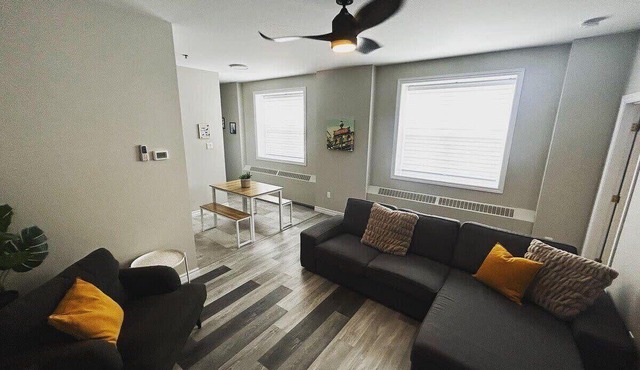 Large 2BR Condo in the Heart of Uptown Coffee, Wifi