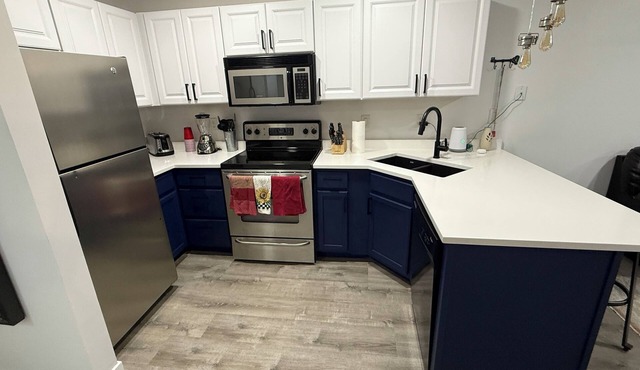 Large 2BR Near Pineview, Powder Mtn & Snowbasin Hot Tub