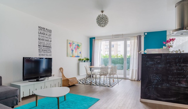 Large 2br with parking and terrace in Nanterre nearby La Défense - Welkeys