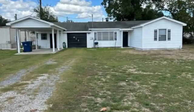 LARGE 3/1 home close to refinery/casino/food