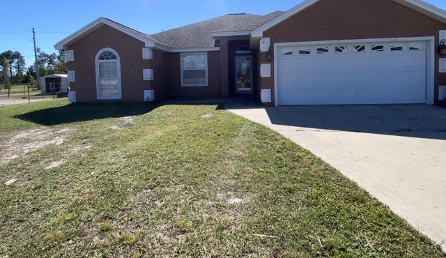 Large 3/4 bedroom on active Horse Farm; 7 miles from the Beach; Pond: Barn: Pool