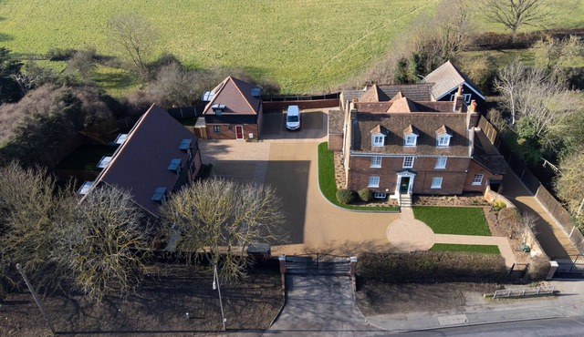 Large 3 bed Apartment