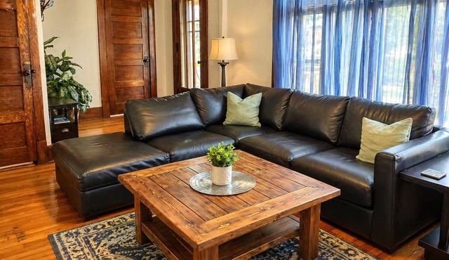 Large 3 Bed Boulevard Park Apartment ★ Near All