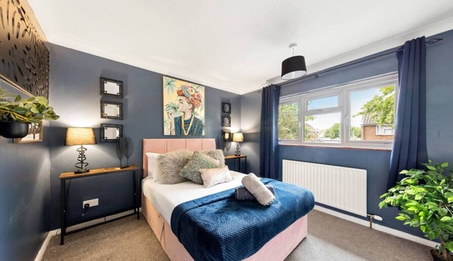 Large 3-Bed House in Gravesend | Double Driveway