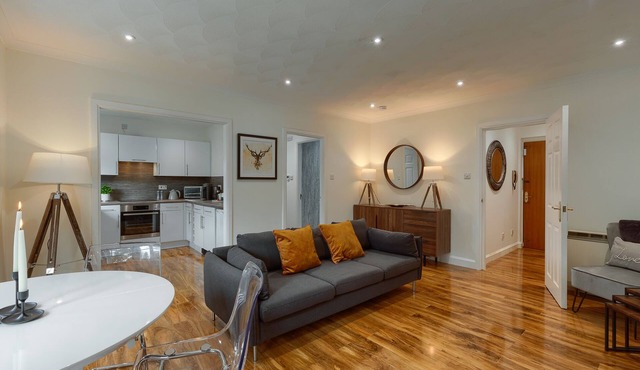 Large 3 bedroom apartment by Gleneagles