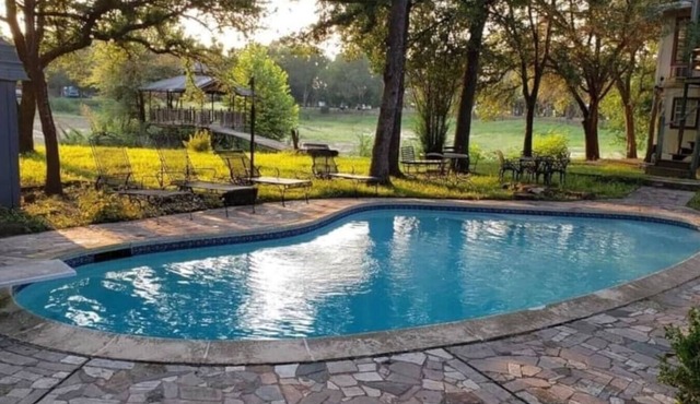 Large 3 bedroom Estate | Pool