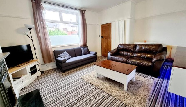 Large 3 Bedroom Home including Parking & All Bills