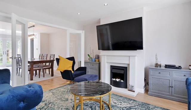 Large 3 Bedroom House with Garden - Orpington