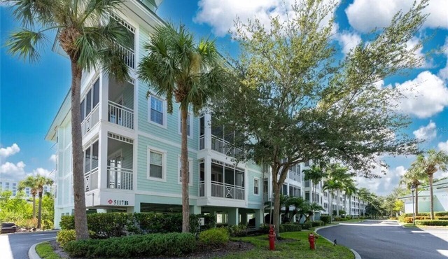 Large 3-bedroom condo in gated Resort Style Community in charming Port Charlotte