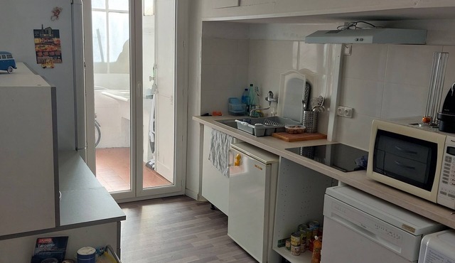 Large 3-room apartment - 4 people - city center