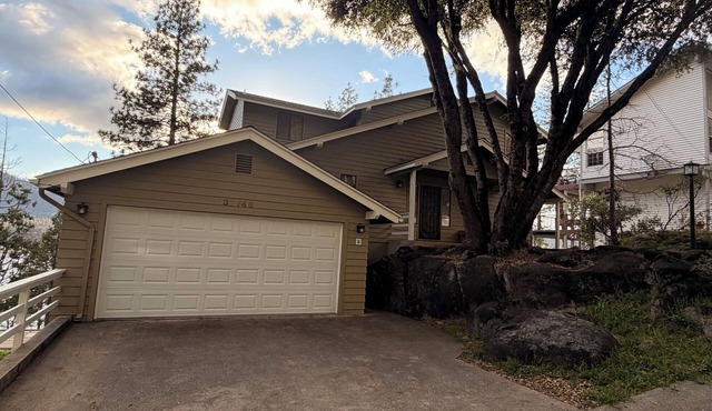 Large 3-story LAKE VIEW 4 bedrooms (all masters) & 5 bath Boat Slip & Marina