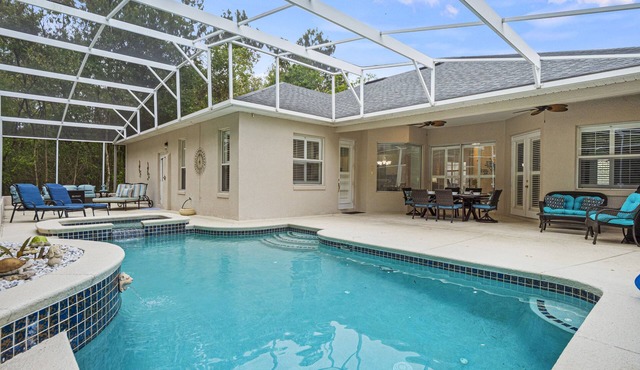 Large 4/5 bedroom private screened pool home on quiet street not overlooked