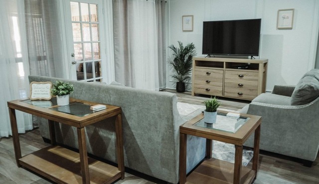 Large 4-bd 3 bath home + bonus room. Dogs are welcome w/fee. Sleeps 16+