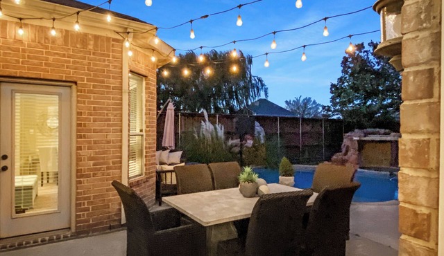 Large 4 Bed/3 Bath House Near All, The Colony - Frisco, Pool, Hot Tub Sleep 1-12