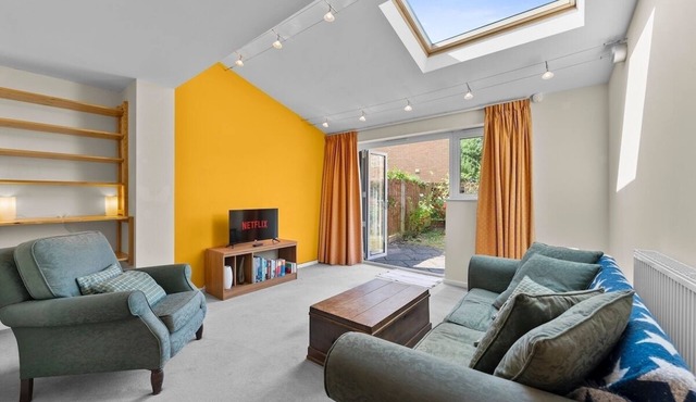 Large 4-bed House in Cambridge - Garden