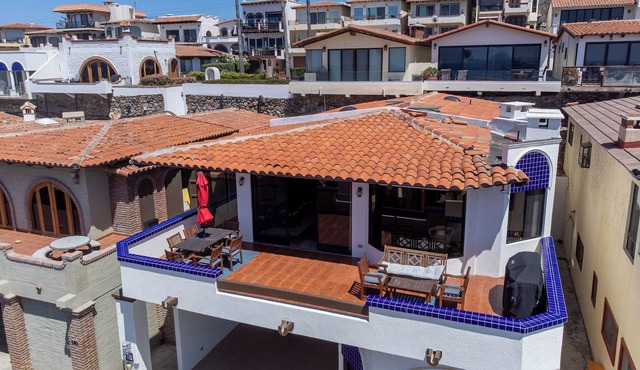 Large 4 Bedroom Luxury Home in Las Gaviotas!