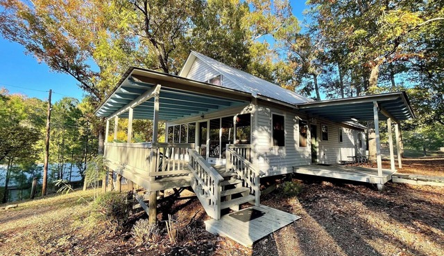Large 4-Bedroom Cabin with Full Kitchen, Vaulted Great Room & Outdoor Gathering Space