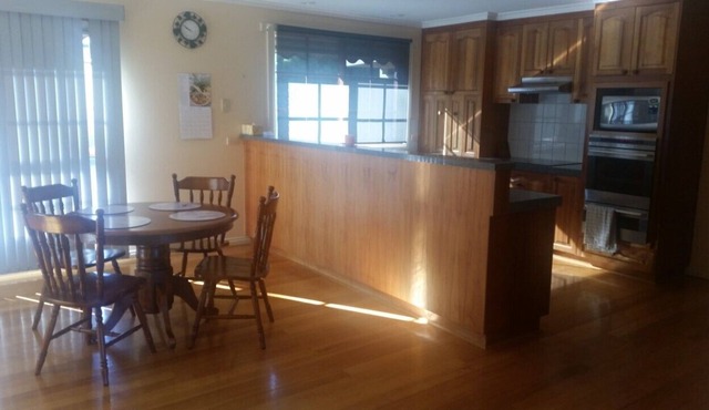 Large 4 bedroom family home in popular Daylesford.