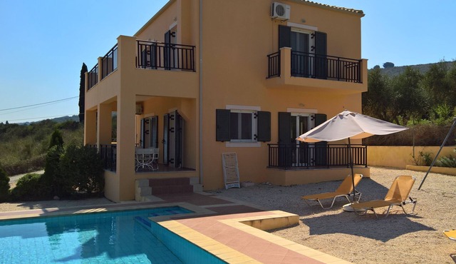 Large 4 bedroom family villa, fabulous Sea views private pool with Jacuzzi seat