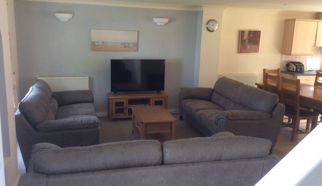 Large 4 bedroom house. Central location to explore Cornwall.