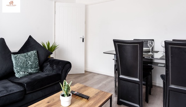 Large 4 bedroom house- Liverpool