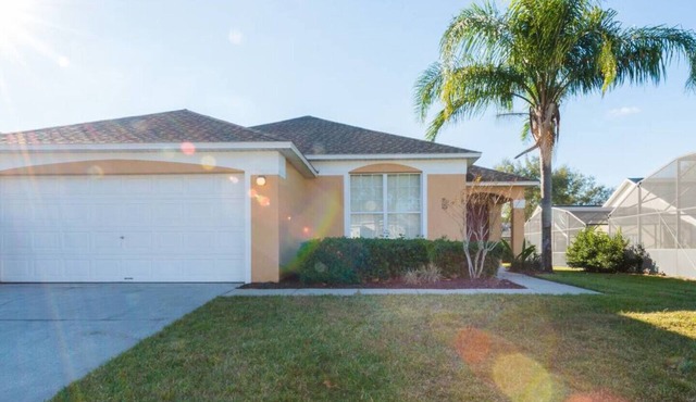 Large 4 bedrooms; Sleeps 8; 2 en-suite master bedrooms, 3 baths, Free Wifi/Cable/Parking