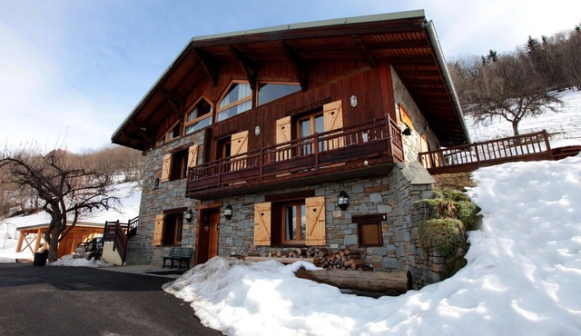 Large 4* chalet with terrace and breathtaking view 5 min from the Paradiski area