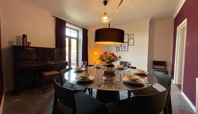 Large 4 double bedroomed townhouse in central Holmfirth