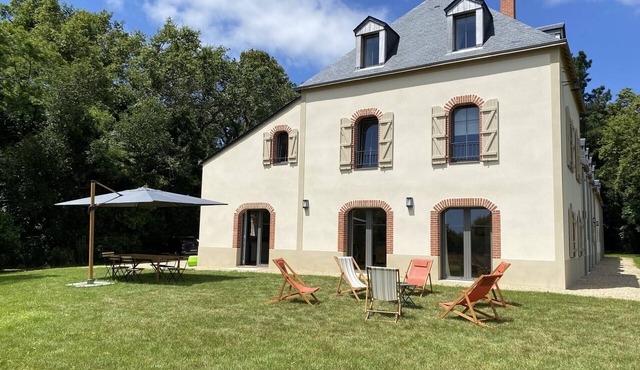Large 4* family home 500 m from the beach