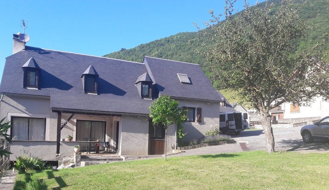 Large 4* listed house near Saint Lary Soulan .180 m2 .ideally located.