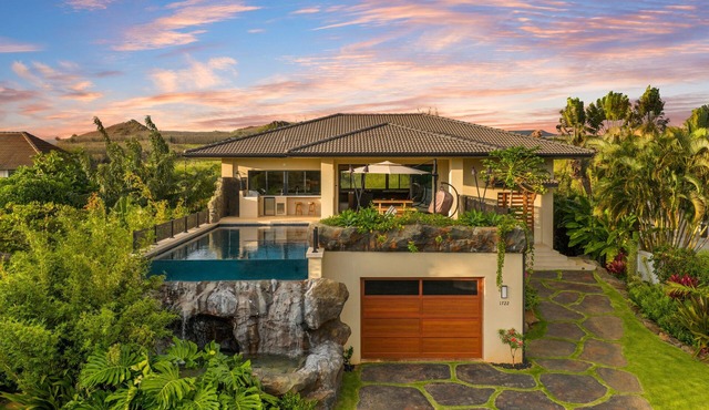 Large 4BR Home w Private Pool and Spa