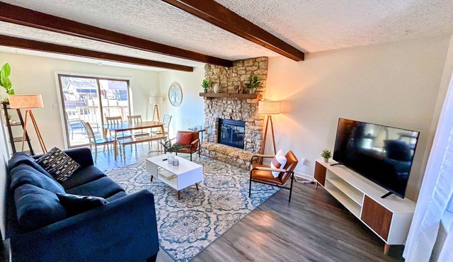 Large 4BR house w/a Downstairs Bedroom! Fenced Yard+Dog friendly+WFH