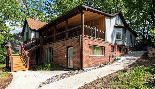Large 5 bedroom, 3 bath, 2-story house with patio & garden — Near Expo, SDF, Zoo