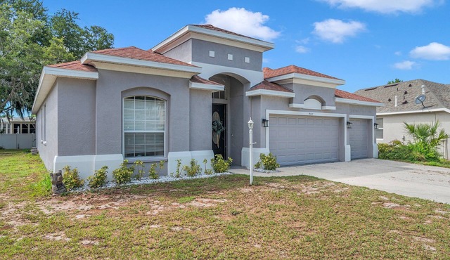 Large 5 bedroom 3 full bath house close to beaches, shopping and parks.