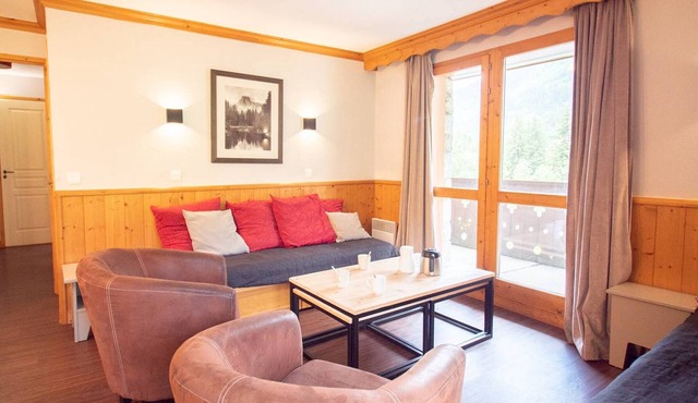Large 5-bedroom apartment Valmorel, pets allowed, parking