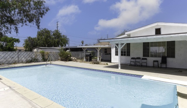 Large 5 bedroom charmer+pool