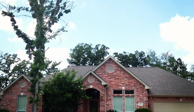 Large 5 Bedroom Custom Home in Aggie-land, Fantastic location