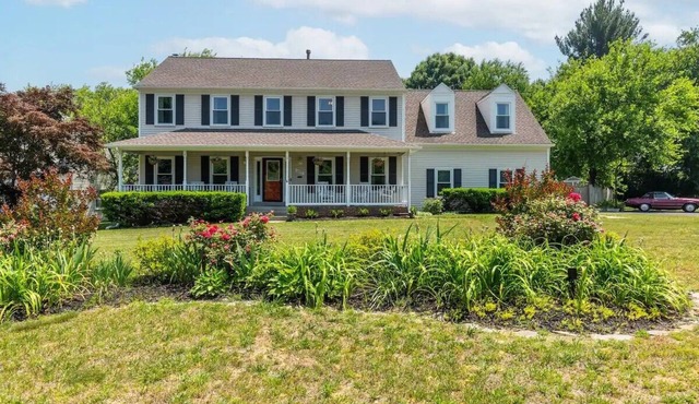 Large 5 BR 9 Beds Near DC/Pool/Hot Tub/Gym/Game Rm/Fire Pit