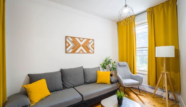 Large 5BR Home Ideal for Student Groups