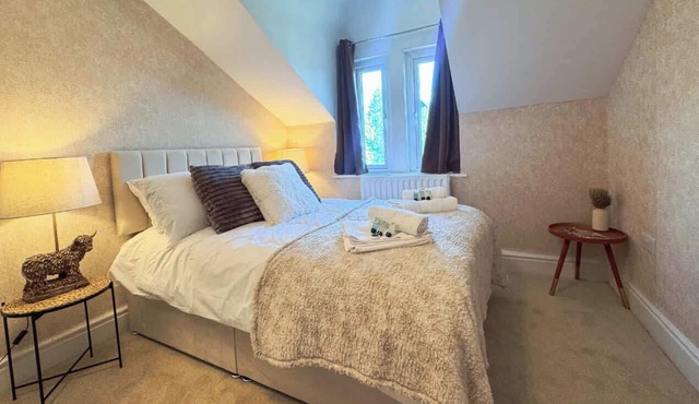 Large 6-Bed Victorian House Prime Harrogate Stay